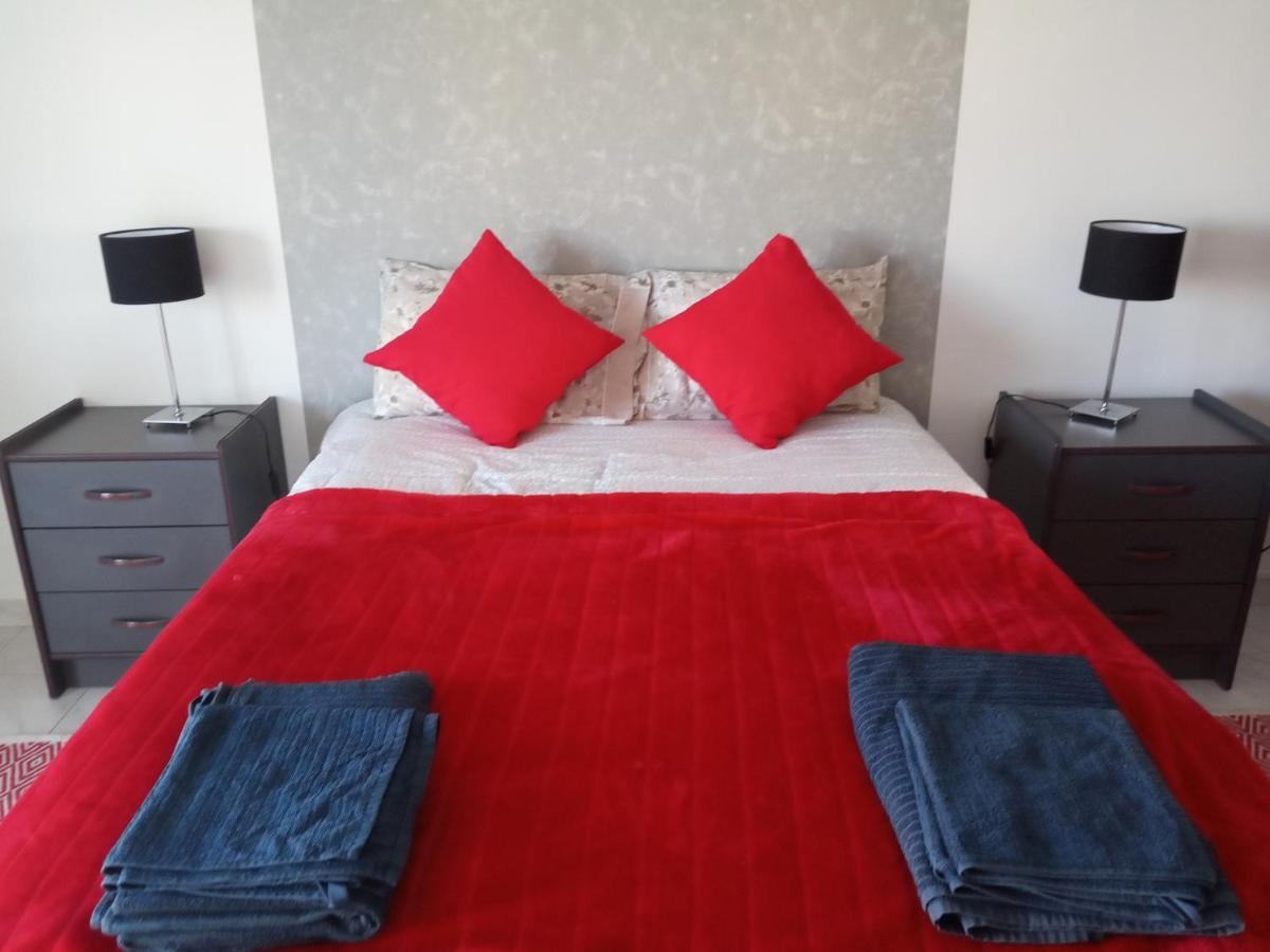Peniche Waves Apartment Bagian luar foto